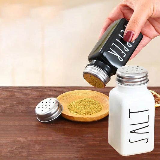 Decent look salt and pepper shakers set