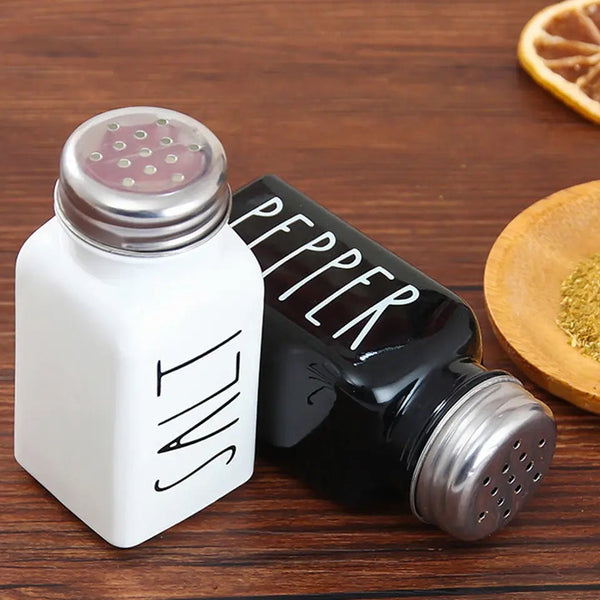 Decent look salt and pepper shakers set