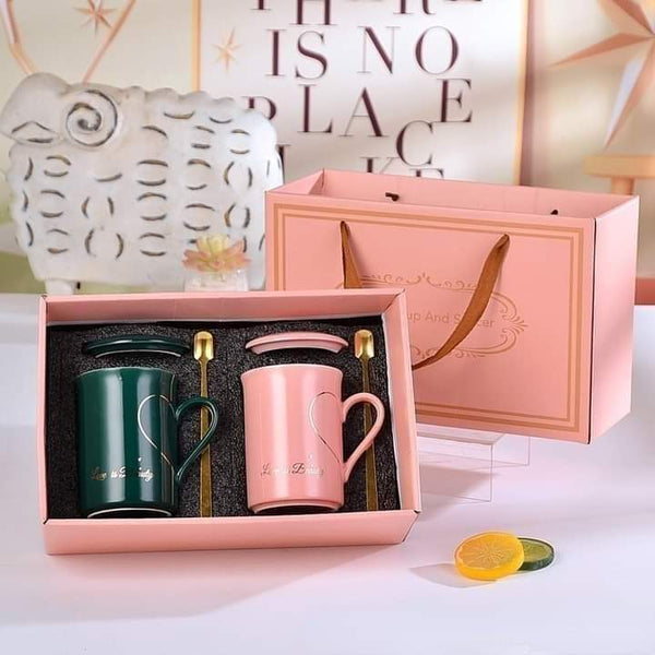 Heart holder couple mug set