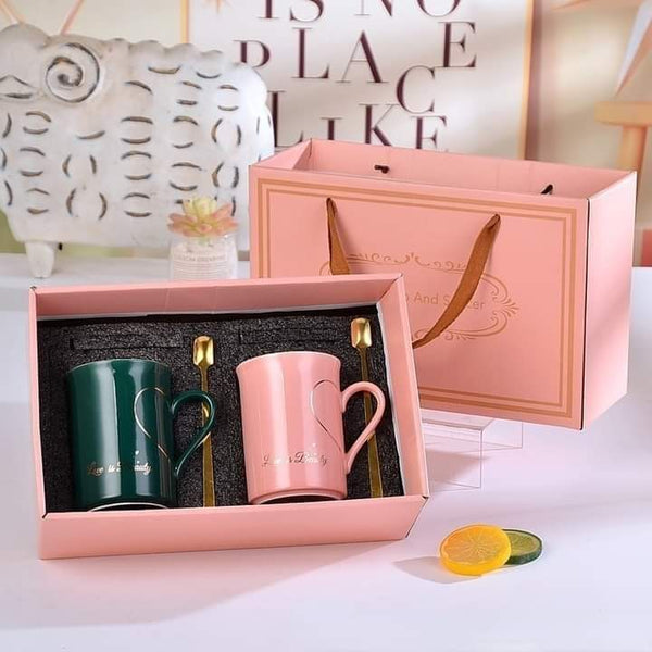 Heart holder couple mug set