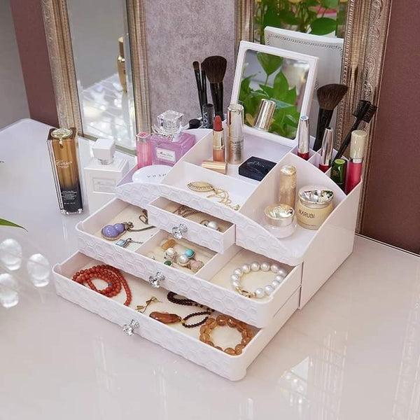 Jwellery plus cosmetic organizer