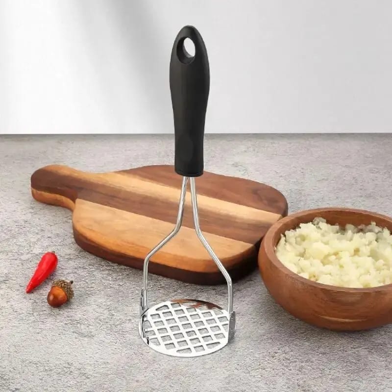 Manual potatoes and garlic masher