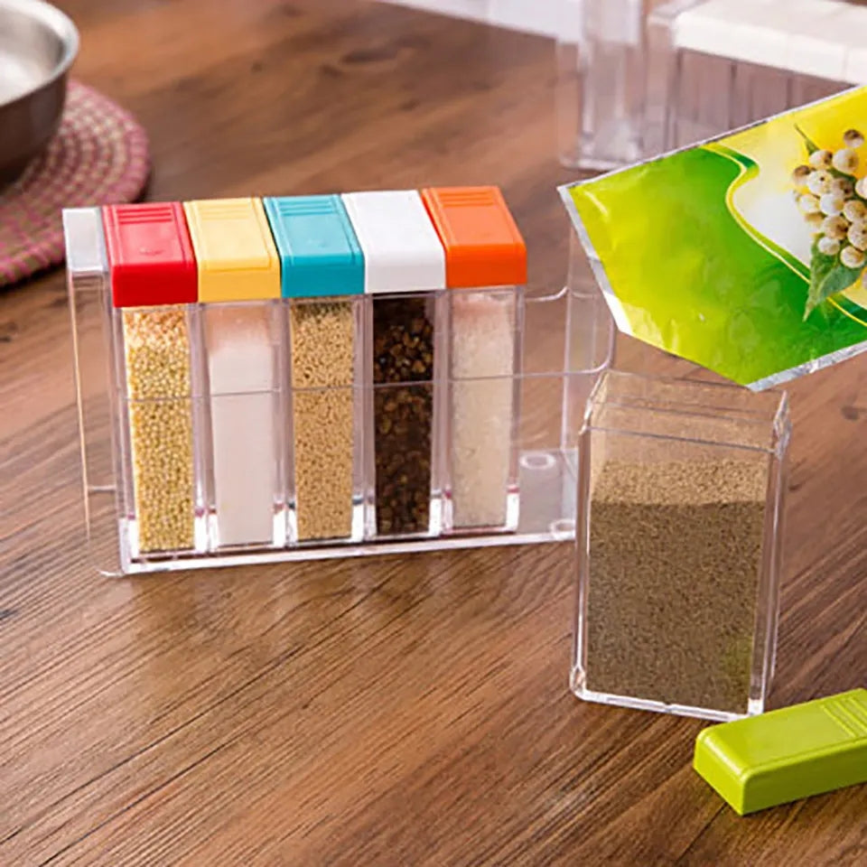 Transparenr spice jar set.