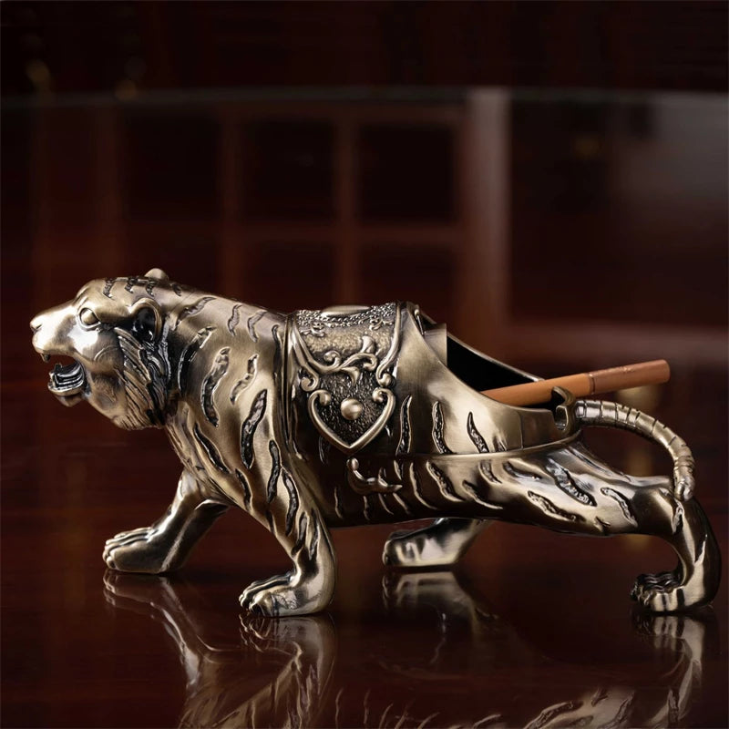 Creative Ashtray, Anti Fly ash Tiger Style Ashtray with lid Home Living Room Office Decoration Ornaments