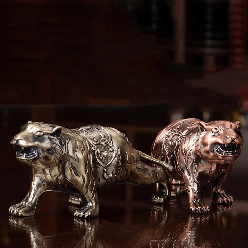 Creative Ashtray, Anti Fly ash Tiger Style Ashtray with lid Home Living Room Office Decoration Ornaments